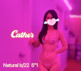 新到皮肤白漂亮的女生，本人照片