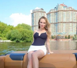 新到22岁俄罗斯女生，本人照片