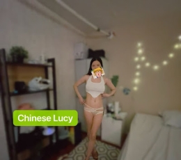 新到胸围D的亚裔女生，本人照片