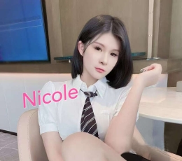 新到24岁胸围C的女生，本人照片