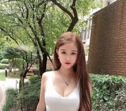 新到23岁身材高挑的女生，本人照片