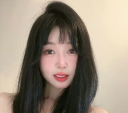 新到24岁胸围D的女生，本人照片