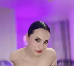 新到胸大活好的欧美女生，本人照片