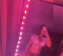 新到胸大活好的巴西女生，本人照片