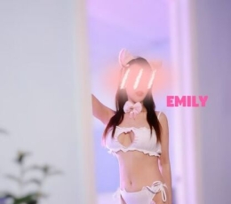 天然巨乳胸围D的御姐Emily