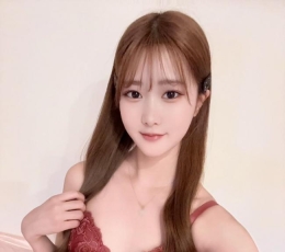 新到21岁漂亮的日系女生，本人照片