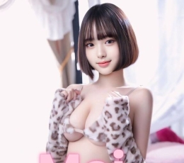 新到22岁胸围C的短发妹子，本人照片