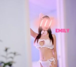 新到25岁胸围D的亚裔女生，本人照片