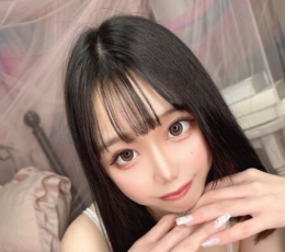 身材苗条的日本女生，本人照片