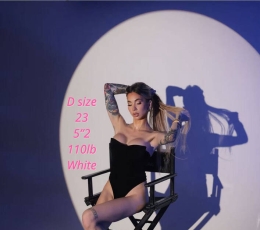 新到23岁身材好的欧美女生，本人照片