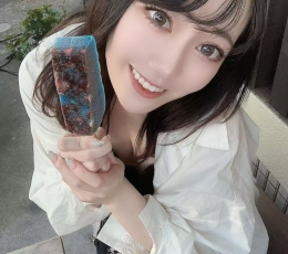 新到21岁胸围C的女生，本人照片