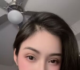 新到21岁胸围C的女生，本人照片