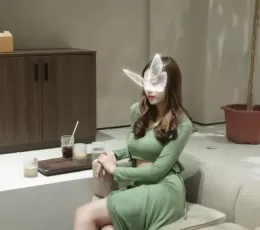 新到23岁胸围D的女生，本人照片